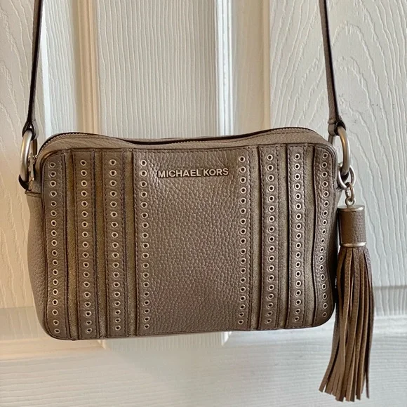 Michael KORS jet set medium crossbody bag 10 by 7 inches genuine leather clean - Picture 8 of 10